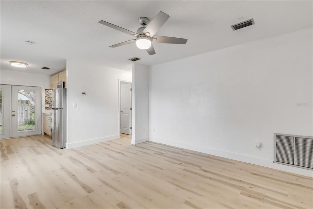 待售: $895,000 (8 贝兹, 0 浴室, 1512 平方英尺)