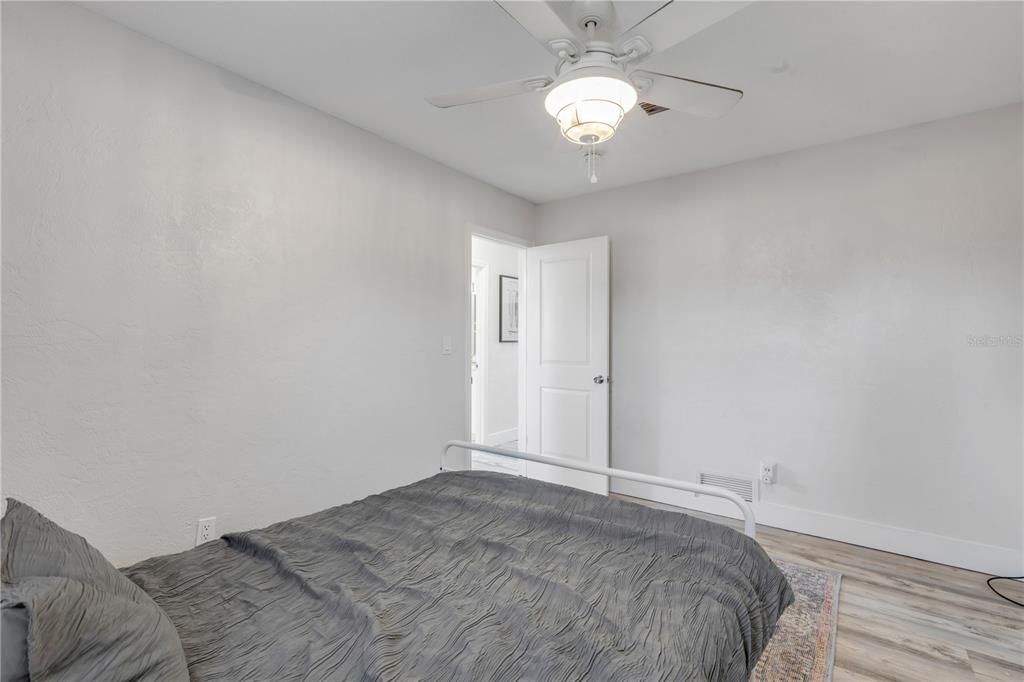 待售: $895,000 (8 贝兹, 0 浴室, 1512 平方英尺)