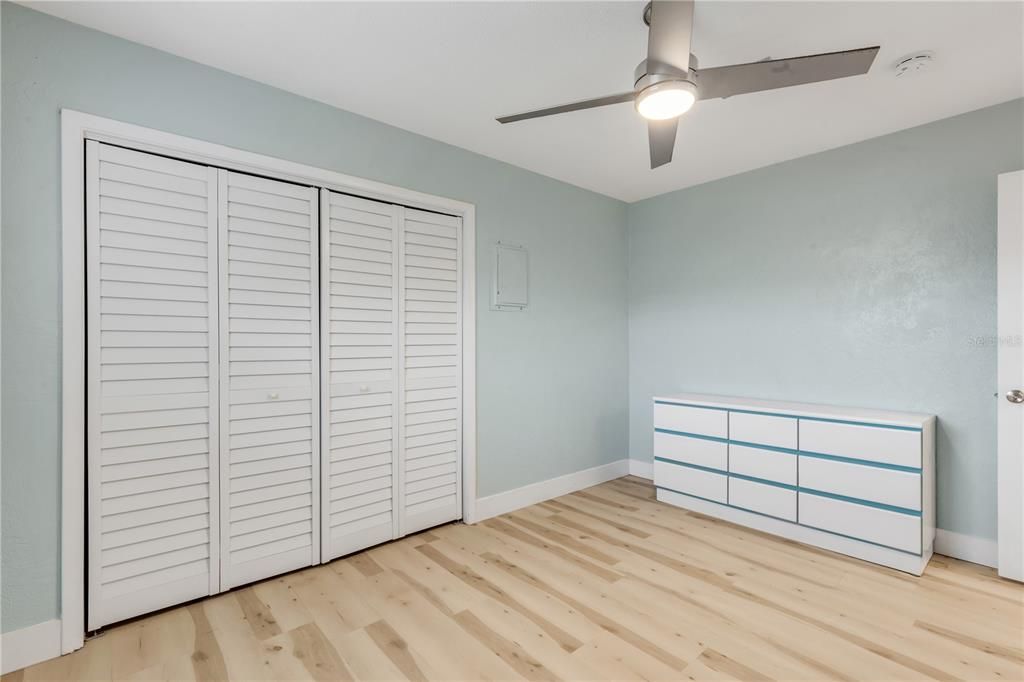 待售: $895,000 (8 贝兹, 0 浴室, 1512 平方英尺)