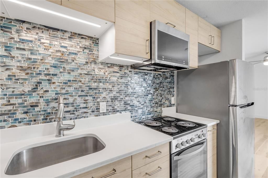 待售: $895,000 (8 贝兹, 0 浴室, 1512 平方英尺)