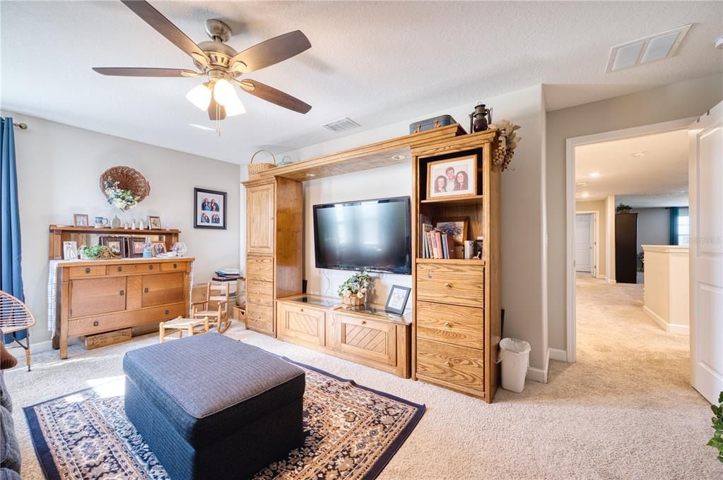 For Sale: $533,500 (5 beds, 3 baths, 3834 Square Feet)