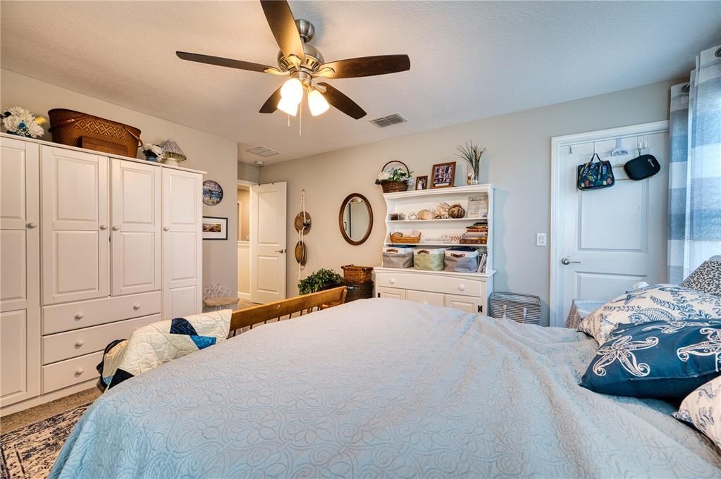 For Sale: $533,500 (5 beds, 3 baths, 3834 Square Feet)