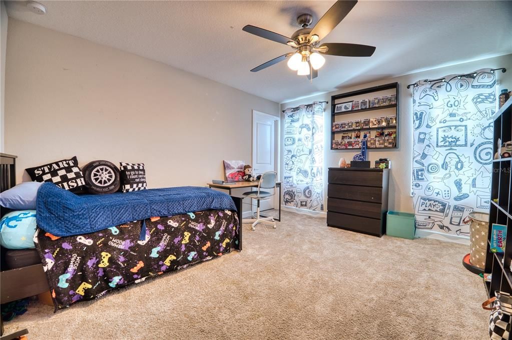 For Sale: $533,500 (5 beds, 3 baths, 3834 Square Feet)