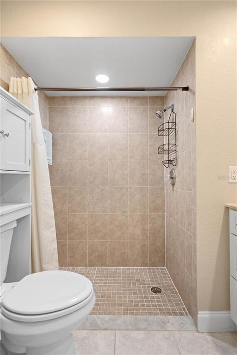 待售: $199,000 (2 贝兹, 2 浴室, 1142 平方英尺)