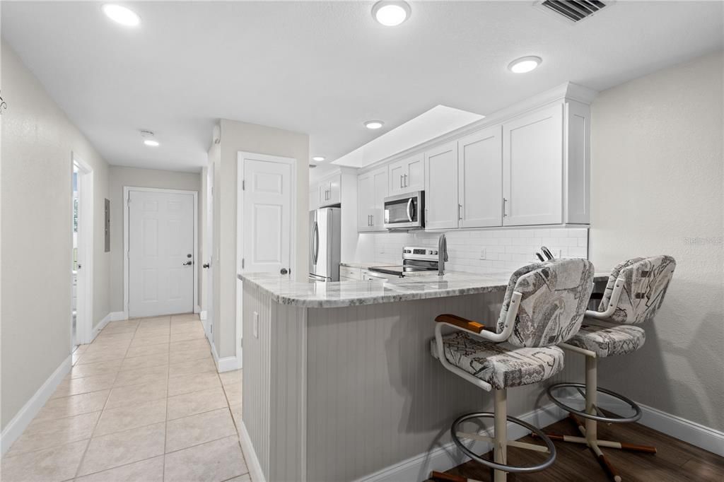 待售: $199,000 (2 贝兹, 2 浴室, 1142 平方英尺)