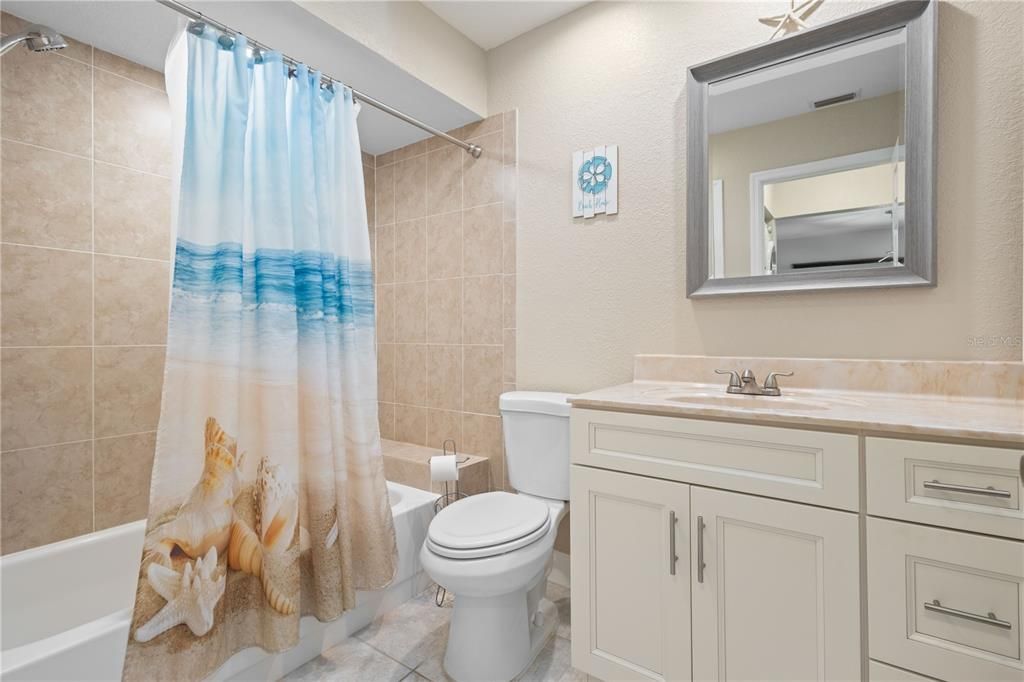 待售: $199,000 (2 贝兹, 2 浴室, 1142 平方英尺)