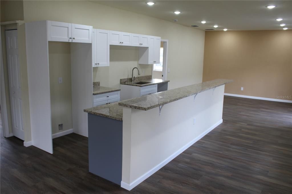 待售: $245,000 (3 贝兹, 2 浴室, 1344 平方英尺)