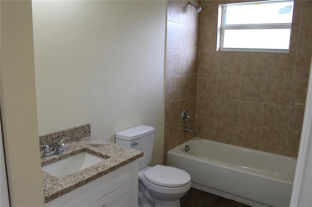 待售: $245,000 (3 贝兹, 2 浴室, 1344 平方英尺)