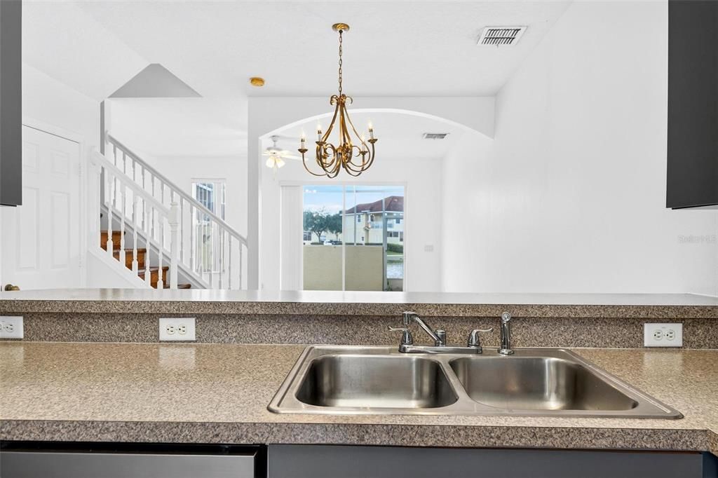 For Sale: $284,900 (3 beds, 2 baths, 1468 Square Feet)