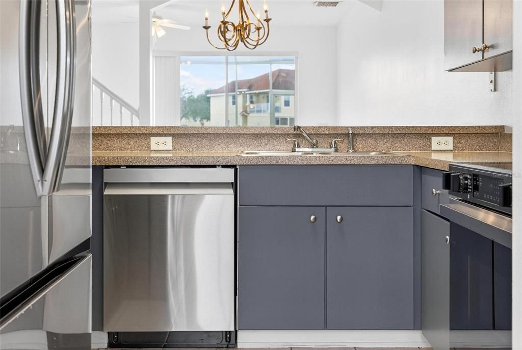 For Sale: $284,900 (3 beds, 2 baths, 1468 Square Feet)