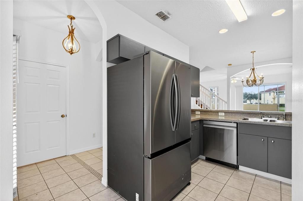 For Sale: $284,900 (3 beds, 2 baths, 1468 Square Feet)