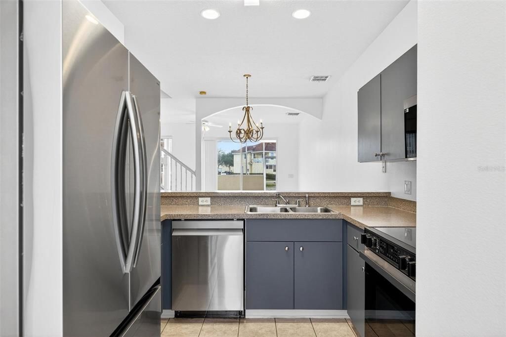 For Sale: $284,900 (3 beds, 2 baths, 1468 Square Feet)