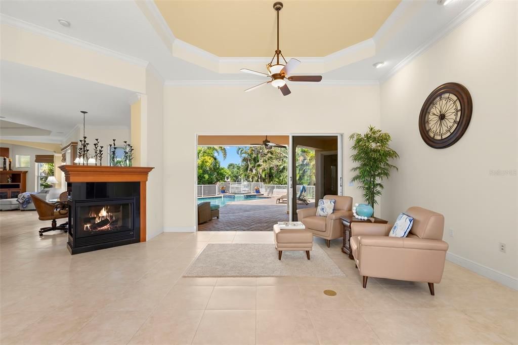 合同活跃: $1,599,000 (4 贝兹, 4 浴室, 3608 平方英尺)