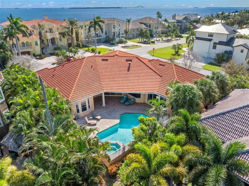 合同活跃: $1,599,000 (4 贝兹, 4 浴室, 3608 平方英尺)