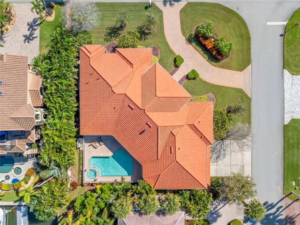 合同活跃: $1,599,000 (4 贝兹, 4 浴室, 3608 平方英尺)