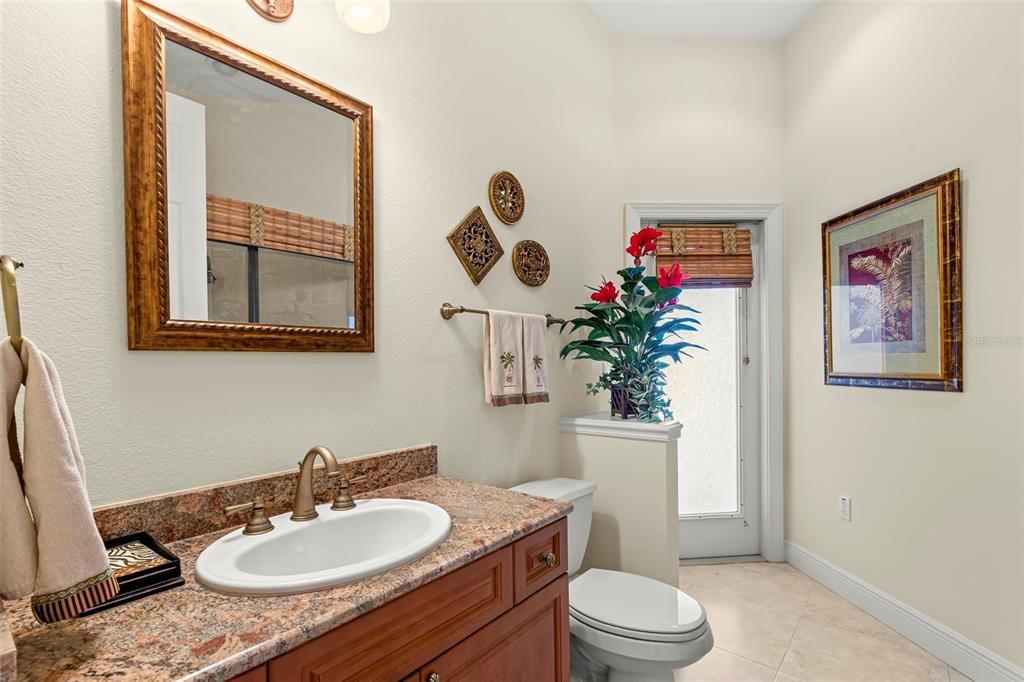 合同活跃: $1,599,000 (4 贝兹, 4 浴室, 3608 平方英尺)