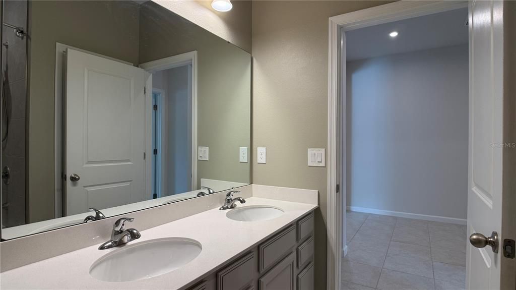 For Rent: $2,200 (4 beds, 2 baths, 2417 Square Feet)