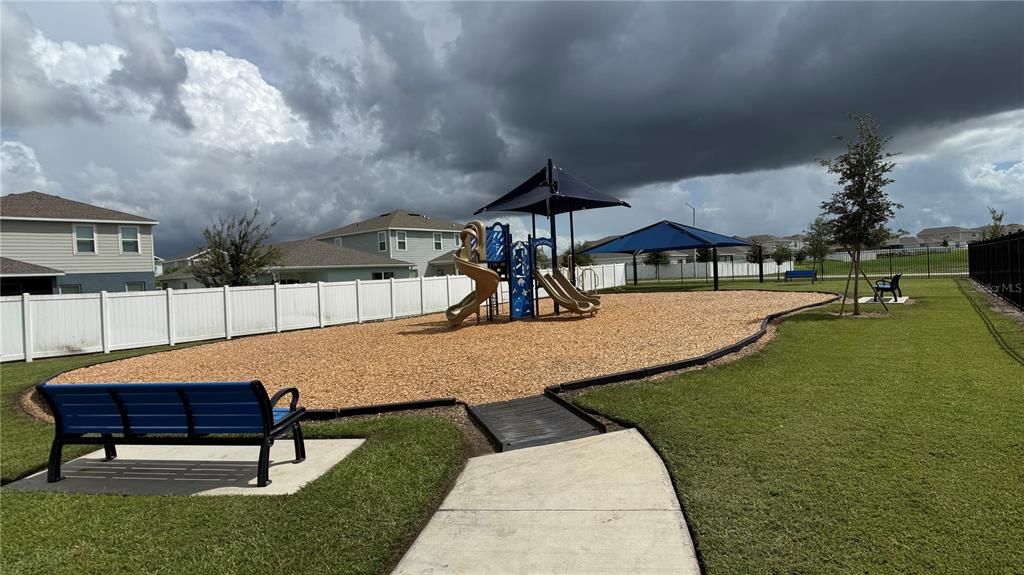 For Rent: $2,200 (4 beds, 2 baths, 2417 Square Feet)