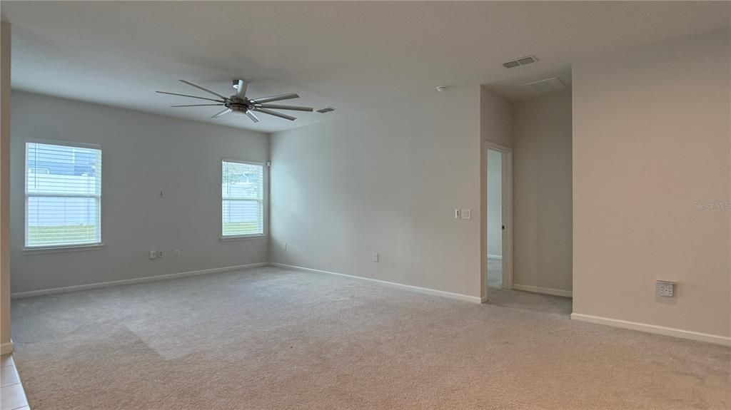 For Rent: $2,200 (4 beds, 2 baths, 2417 Square Feet)