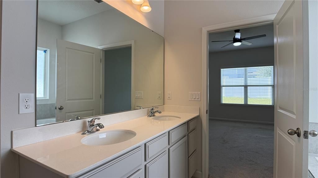 For Rent: $2,200 (4 beds, 2 baths, 2417 Square Feet)