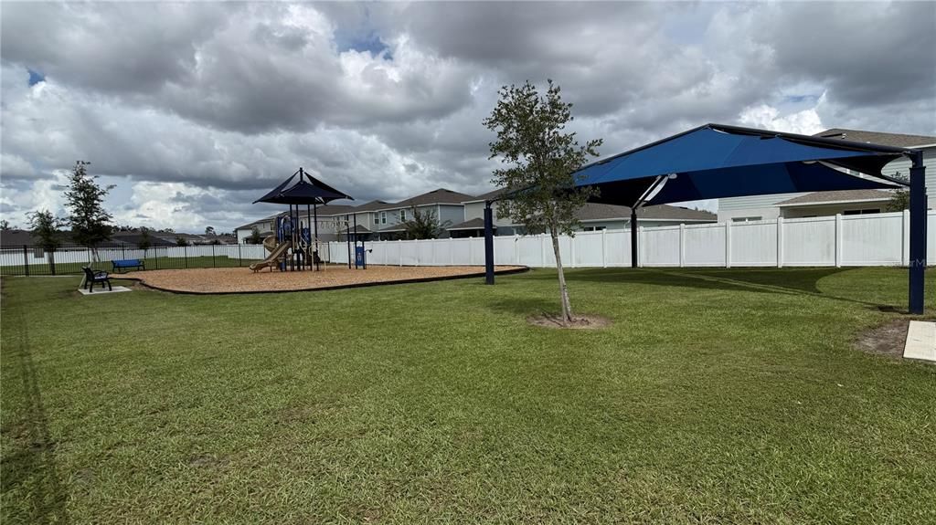 For Rent: $2,200 (4 beds, 2 baths, 2417 Square Feet)