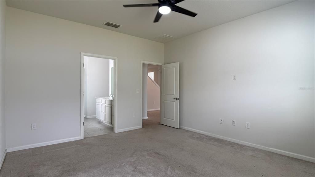 For Rent: $2,200 (4 beds, 2 baths, 2417 Square Feet)