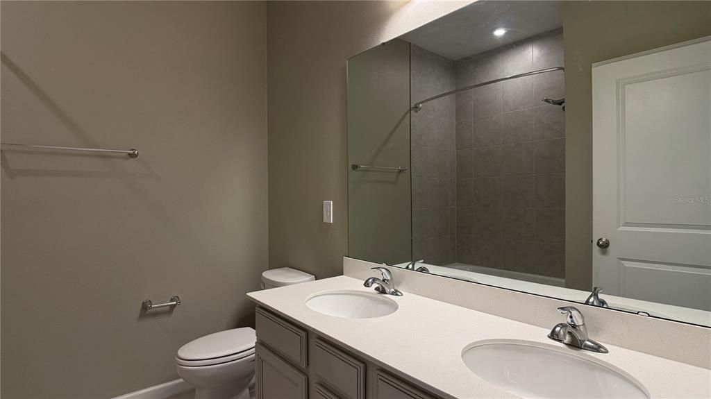 For Rent: $2,200 (4 beds, 2 baths, 2417 Square Feet)