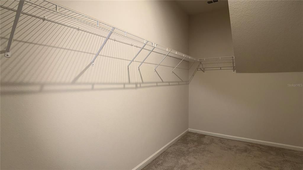 For Rent: $2,200 (4 beds, 2 baths, 2417 Square Feet)