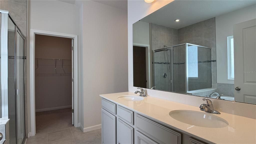 For Rent: $2,200 (4 beds, 2 baths, 2417 Square Feet)