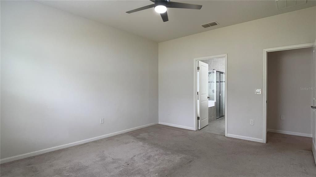 For Rent: $2,200 (4 beds, 2 baths, 2417 Square Feet)