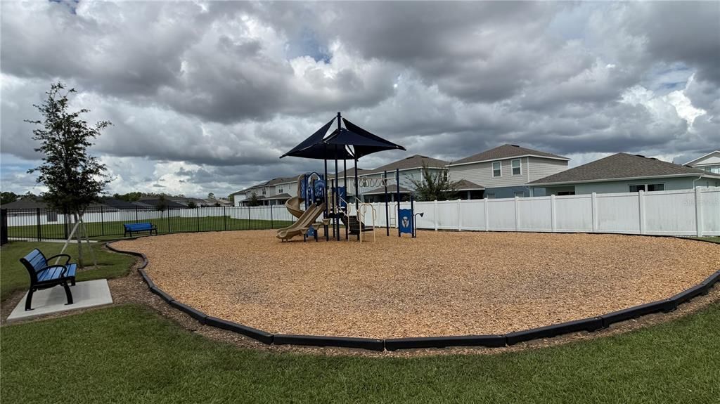 For Rent: $2,200 (4 beds, 2 baths, 2417 Square Feet)