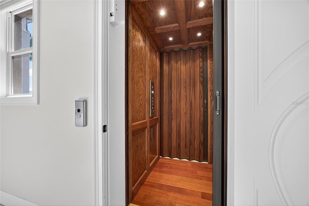 待售: $1,950,000 (4 贝兹, 3 浴室, 5305 平方英尺)