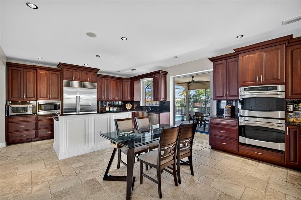 待售: $1,950,000 (4 贝兹, 3 浴室, 5305 平方英尺)