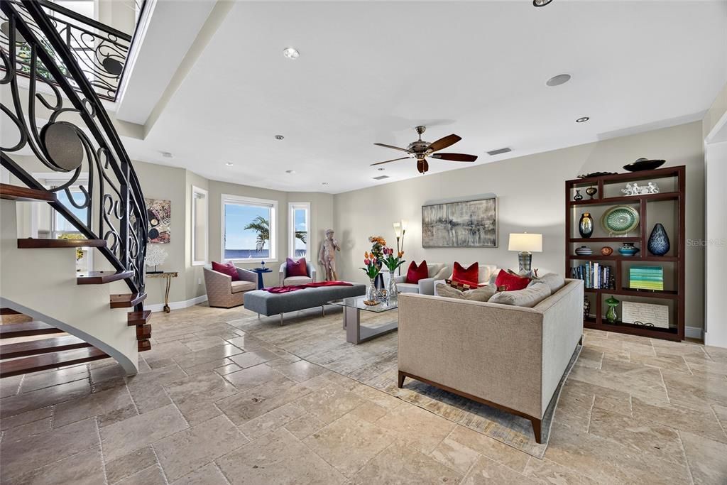 待售: $1,950,000 (4 贝兹, 3 浴室, 5305 平方英尺)