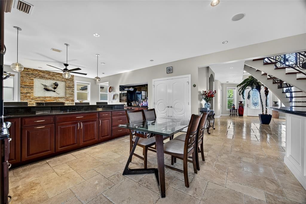 待售: $1,950,000 (4 贝兹, 3 浴室, 5305 平方英尺)