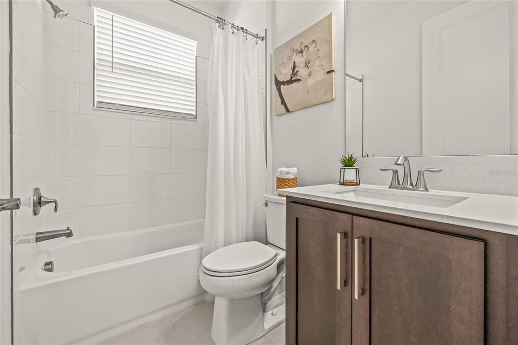 出租: $3,200 (3 贝兹, 3 浴室, 1954 平方英尺)