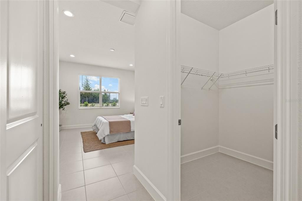 出租: $3,200 (3 贝兹, 3 浴室, 1954 平方英尺)