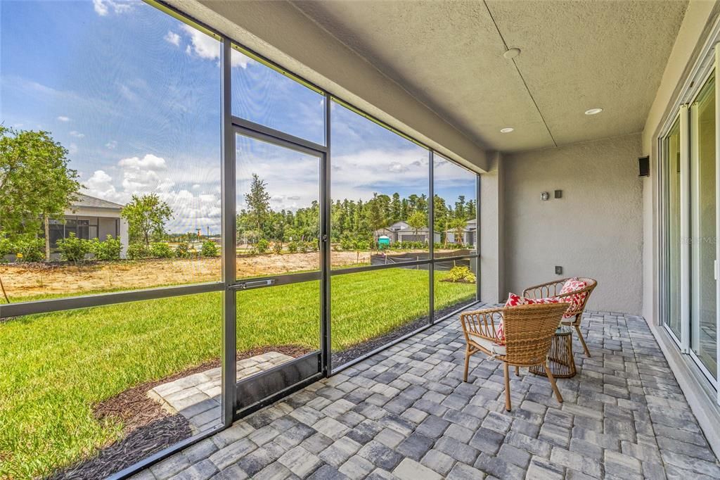 出租: $3,200 (3 贝兹, 3 浴室, 1954 平方英尺)