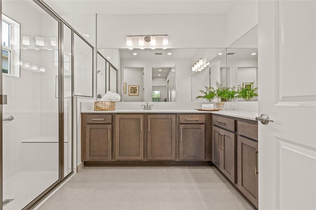 出租: $3,200 (3 贝兹, 3 浴室, 1954 平方英尺)