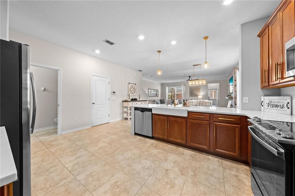 На продажу: $405,000 (3 спален, 2 ванн, 2225 Квадратных фут)