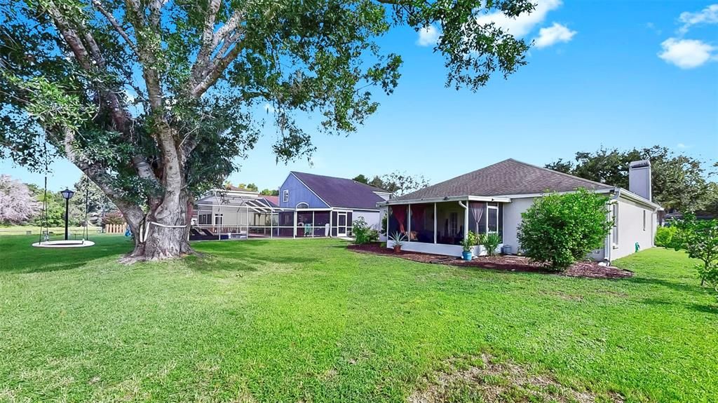 Activo con contrato: $375,000 (3 camas, 2 baños, 1401 Pies cuadrados)