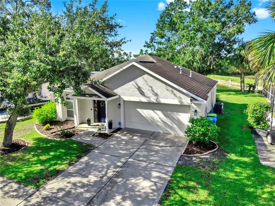 Activo con contrato: $375,000 (3 camas, 2 baños, 1401 Pies cuadrados)