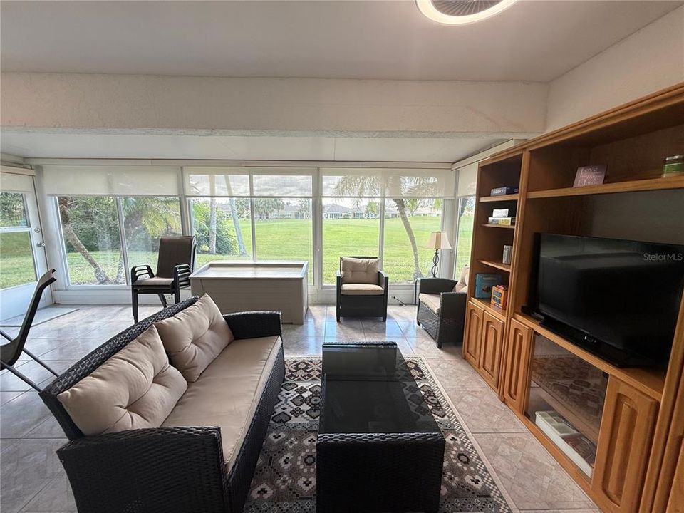 合同活跃: $2,450 (2 贝兹, 2 浴室, 1700 平方英尺)