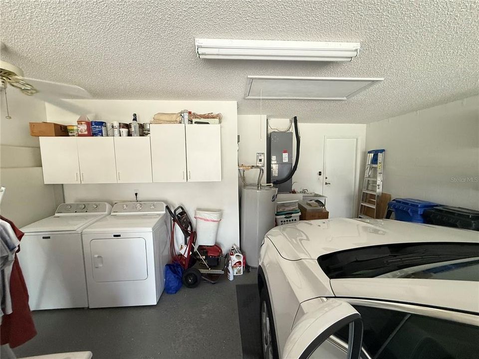 合同活跃: $2,450 (2 贝兹, 2 浴室, 1700 平方英尺)