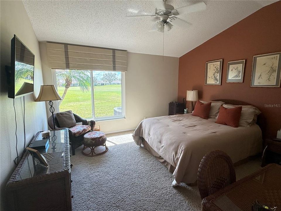 合同活跃: $2,450 (2 贝兹, 2 浴室, 1700 平方英尺)