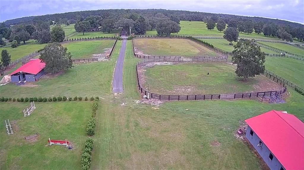 待售: $950,000 (10.89 acres)