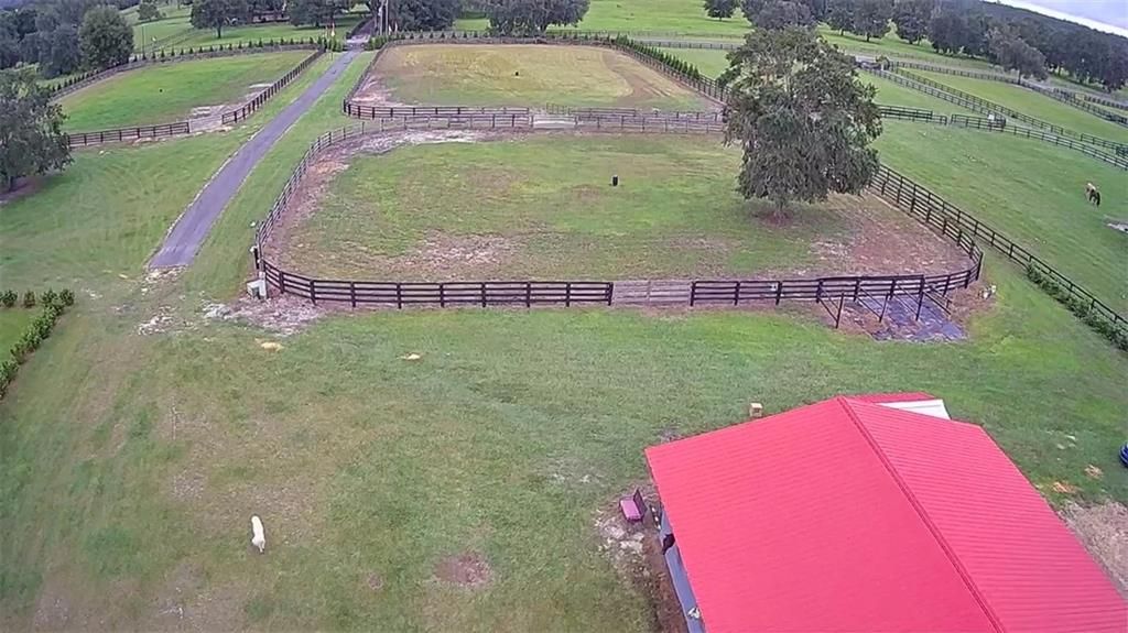 待售: $950,000 (10.89 acres)