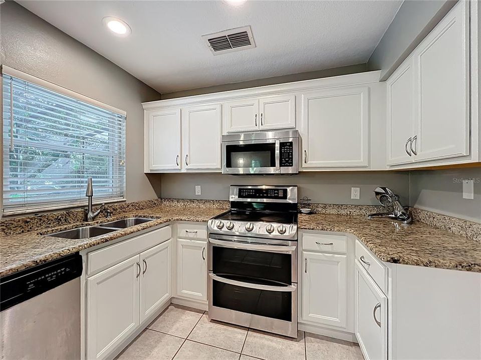 На продажу: $579,900 (4 спален, 2 ванн, 2178 Квадратных фут)