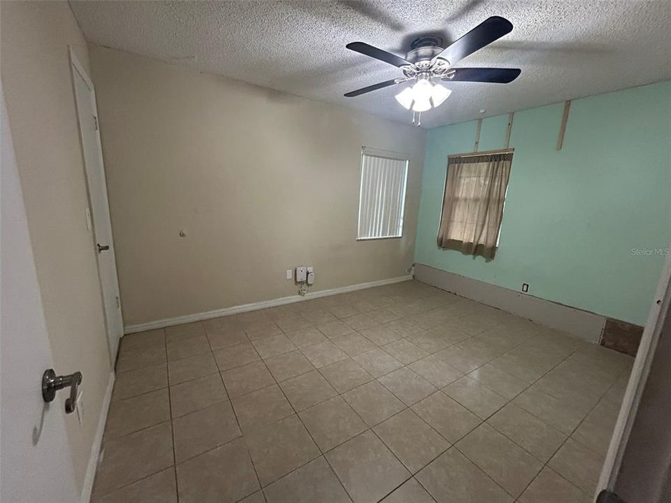 Active With Contract: $180,000 (3 beds, 2 baths, 1325 Square Feet)