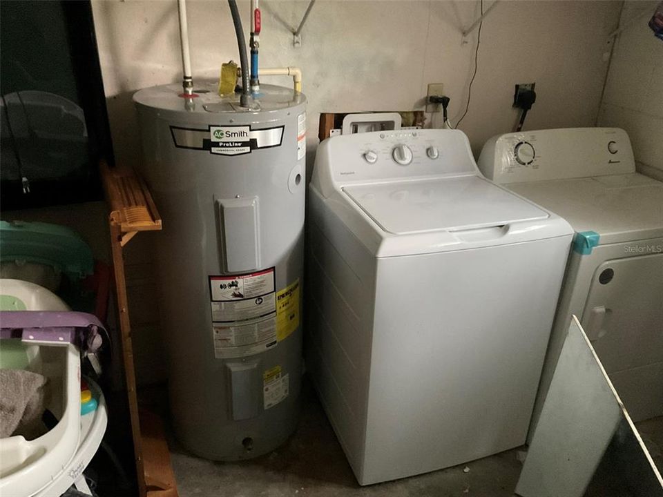 Active With Contract: $180,000 (3 beds, 2 baths, 1325 Square Feet)